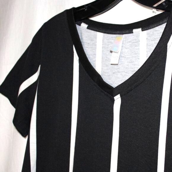 ✨ LuLaRoe XS Striped V-Neck Tunic Tee ✨ - Picture 2 of 5